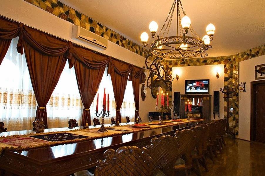 Hunter Prince Castle Hotel Турда Экстерьер фото